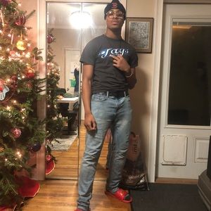 Meet your Posher, Emmanuel